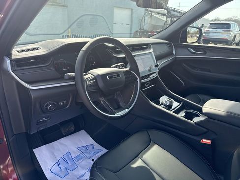 New 2026 Jeep Grand Cherokee Limited w/ Limited Altitude Package image 17