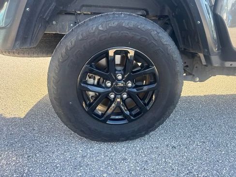 Used 2022 Jeep Gladiator Sport AWD/4WD image 15