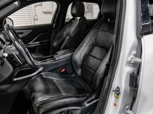 Used 2017 Jaguar F-PACE S image 39