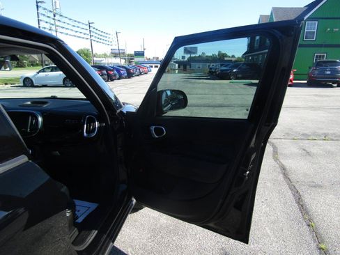 Used 2019 FIAT 500L Trekking FWD image 23