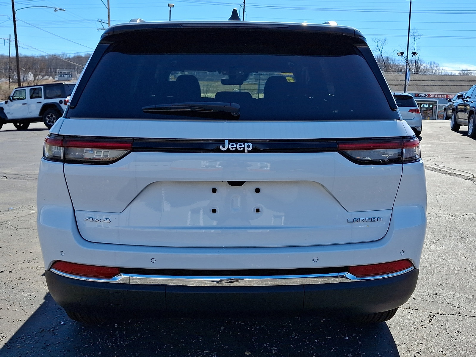 New 2026 Jeep Grand Cherokee Laredo AWD/4WD image 5