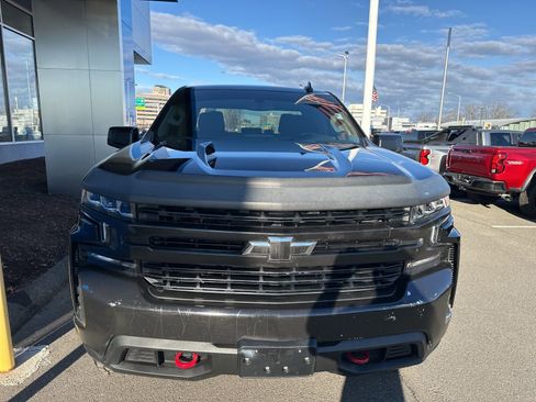 Used 2021 Chevrolet Silverado 1500 LT image 2