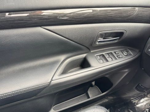 Used 2016 Mitsubishi Outlander ES image 27