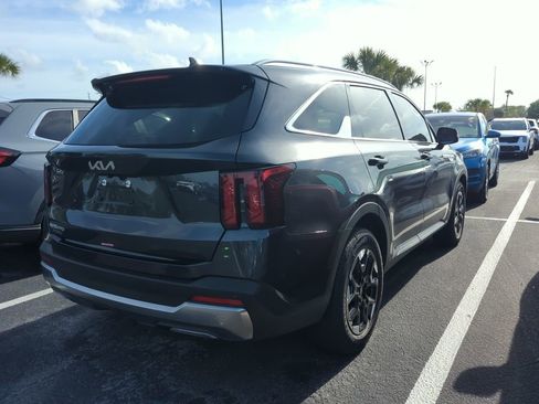 Certified 2025 Kia Sorento S w/ Panoramic Sunroof Package image 10