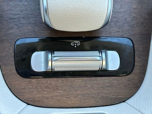 Used 2020 Mercedes-Benz GLS 450 4MATIC image 27