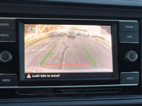 Used 2021 Volkswagen Jetta SE FWD image 9