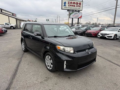 Used 2015 Scion xB image 4