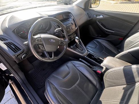 Used 2016 Ford Focus SE w/ Equipment Group 201A image 10