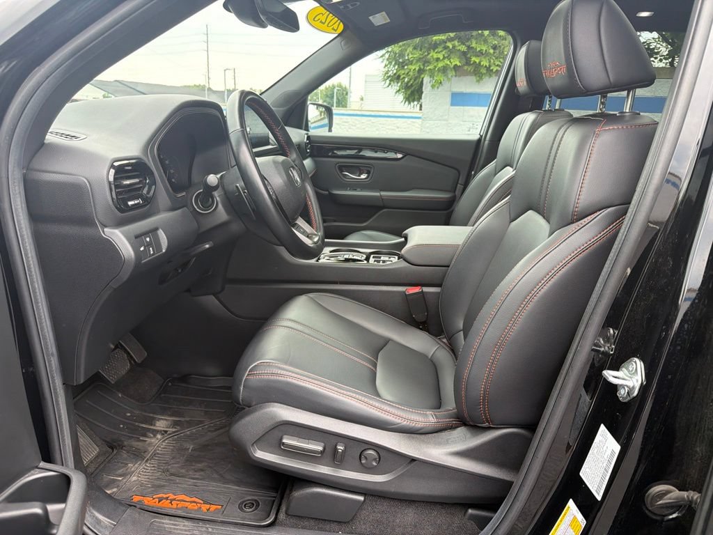 Certified 2025 Honda Pilot TrailSport image 17