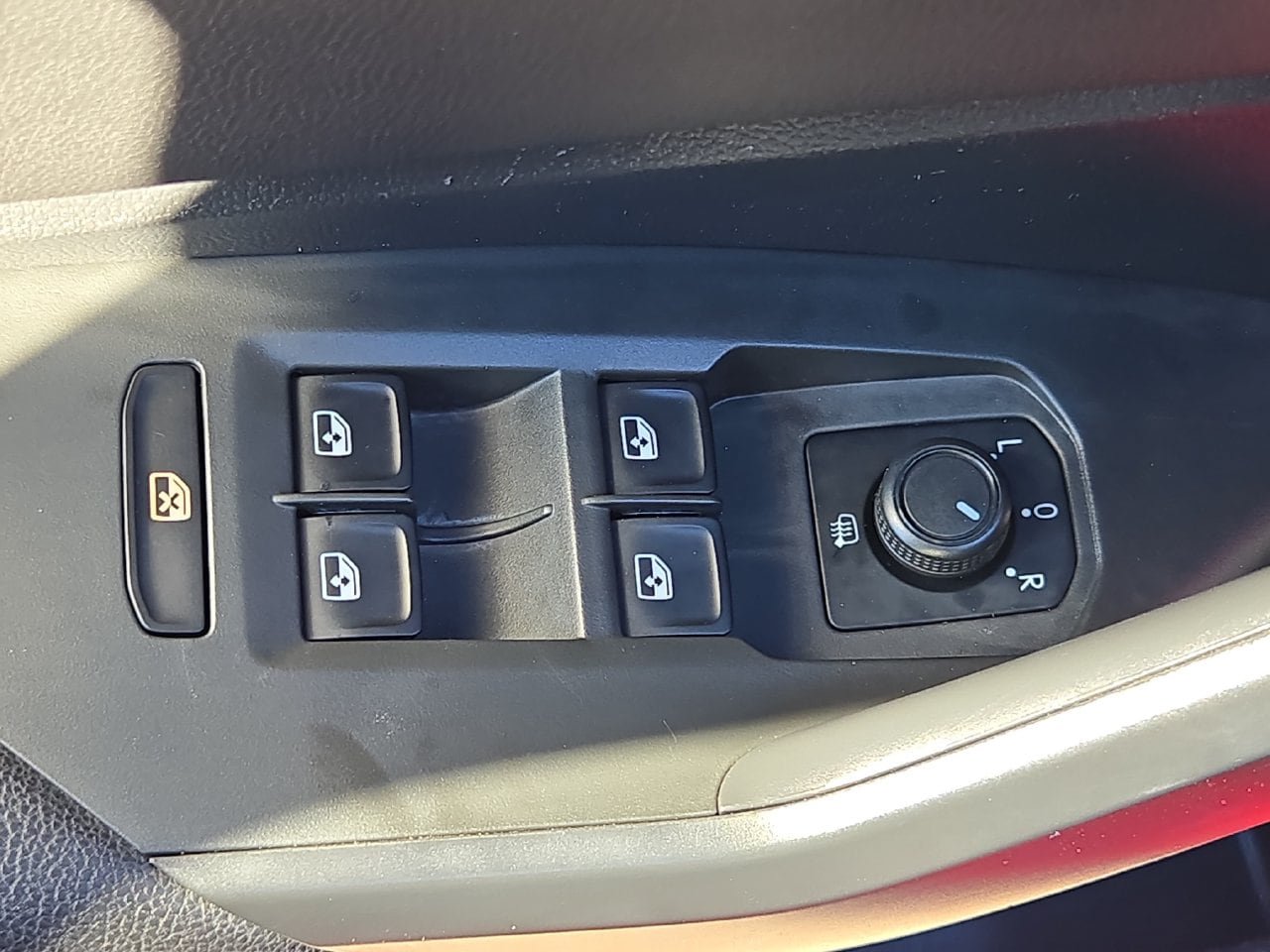 Used 2020 Volkswagen Jetta R-Line w/ R-Line Cold Weather Package FWD image 24