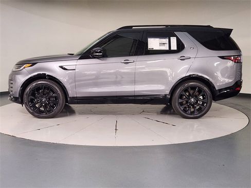 New 2026 Land Rover Discovery Limited Edition image 5