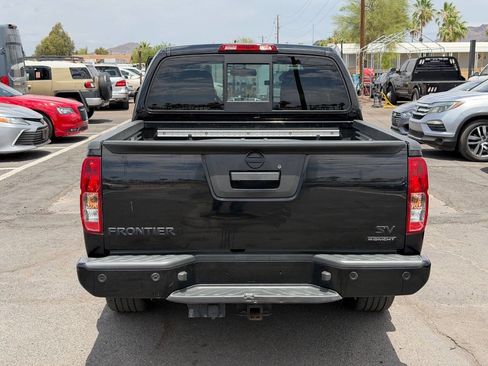 Used 2021 Nissan Frontier SV w/ Midnight Edition Floor Mats RWD image 8
