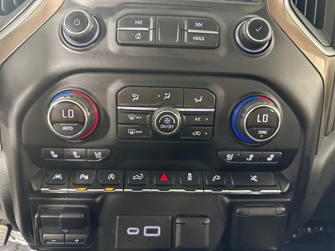 Used 2019 Chevrolet Silverado 1500 High Country w/ High Country Premium Package AWD/4WD image 33