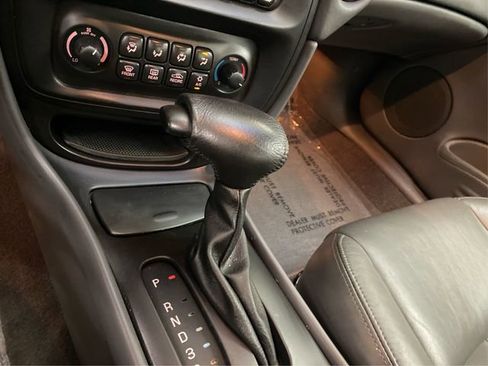 Used 2004 Pontiac Bonneville SE w/ Leather Appointment Package image 28