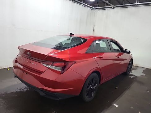 Certified 2022 Hyundai Elantra SEL w/ Convenience Package FWD image 2