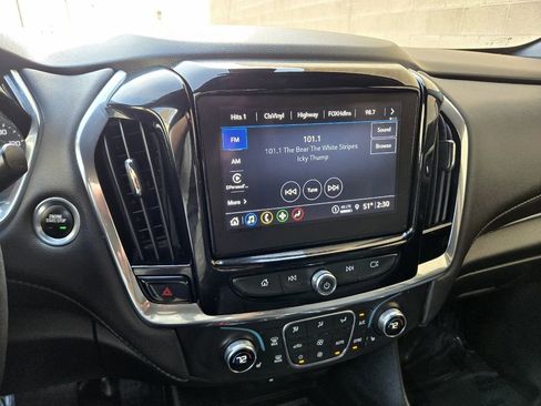Used 2023 Chevrolet Traverse LT image 26