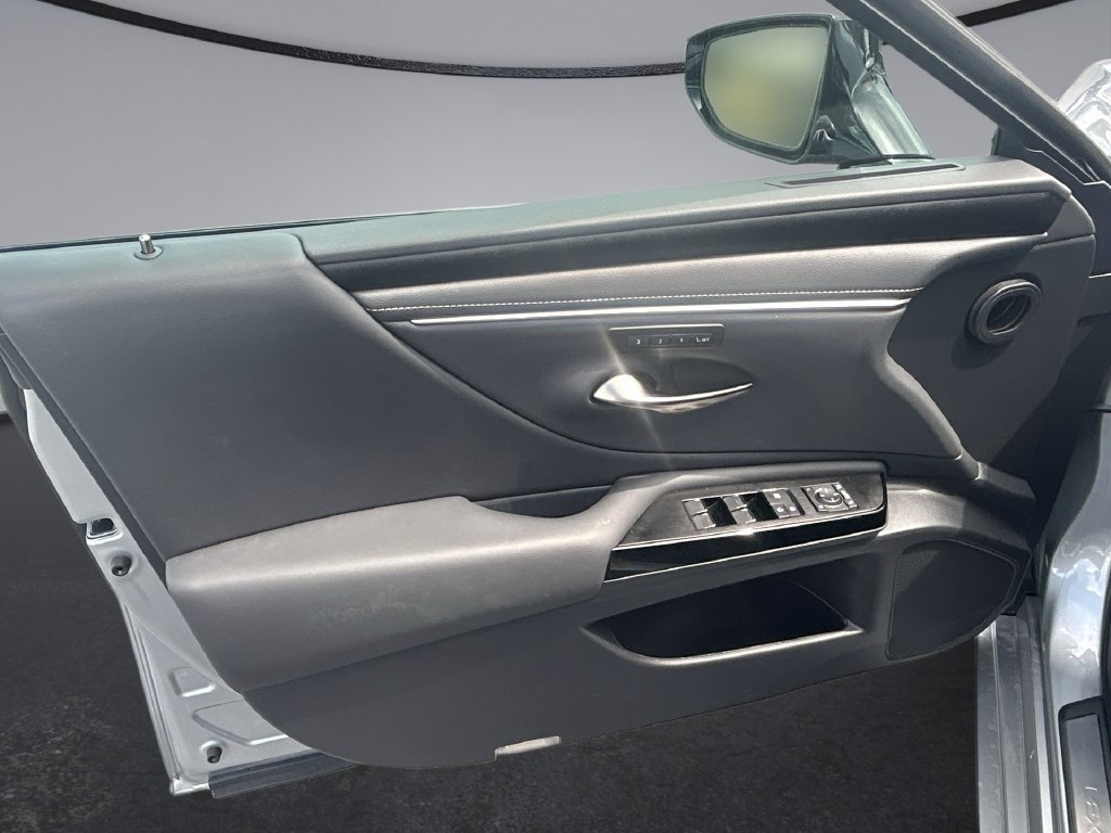 Used 2025 Lexus ES 350 w/ Premium Package FWD image 16