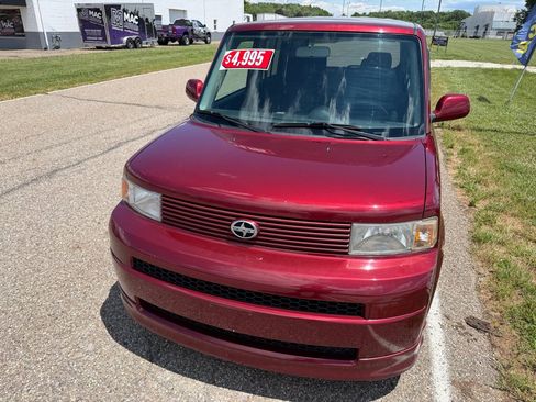 Used 2006 Scion xB FWD image 4