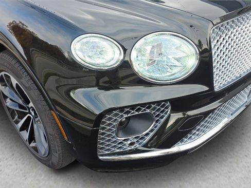 Used 2023 Bentley Bentayga image 13