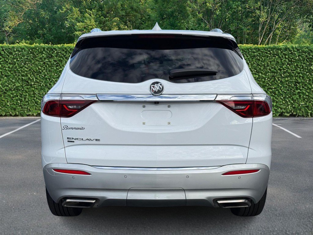 Used 2024 Buick Enclave Essence AWD/4WD image 5