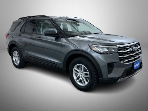 New 2026 Ford Explorer Active image 3