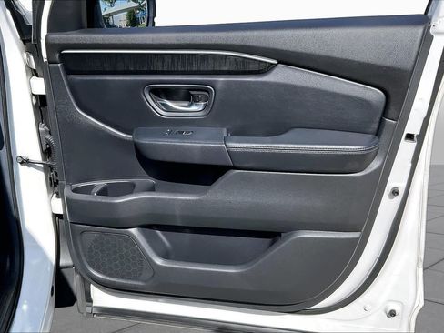 Used 2025 Honda Pilot Elite image 22
