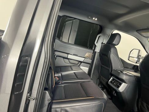 Used 2025 Ford F250 Lariat w/ Chrome Package image 29