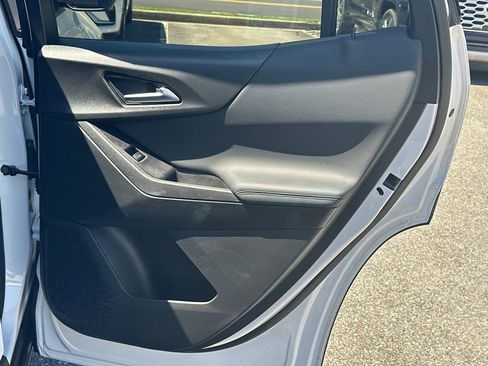 Certified 2025 Chevrolet Equinox LT FWD image 16