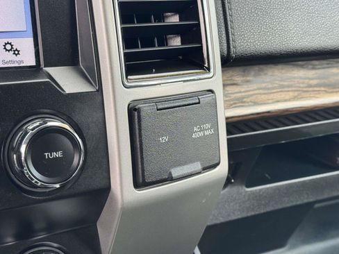 Used 2019 Ford F150 Lariat AWD/4WD image 31