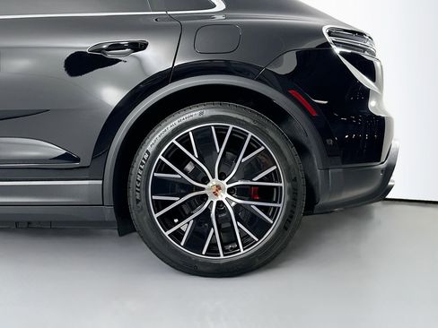 Certified 2025 Porsche Macan 4S Electric image 22