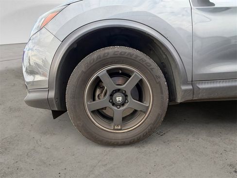 Used 2019 Nissan Rogue Sport S image 10