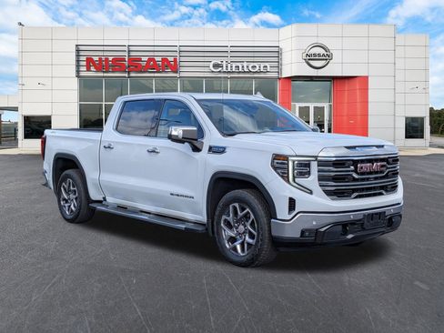 Used 2022 GMC Sierra 1500 SLT w/ SLT Premium Plus Package image 1