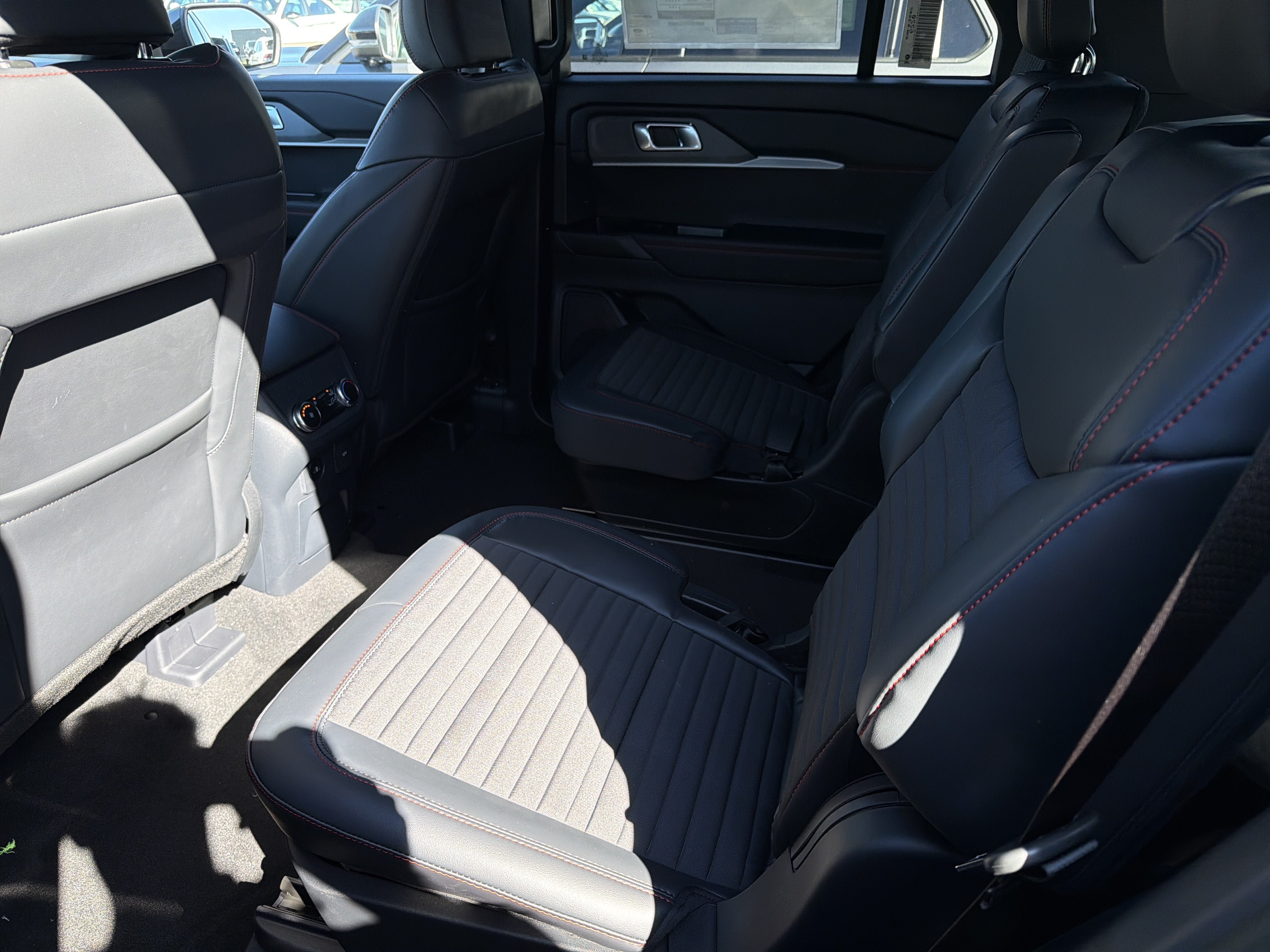 New 2027 Ford Explorer ST-Line AWD/4WD image 21