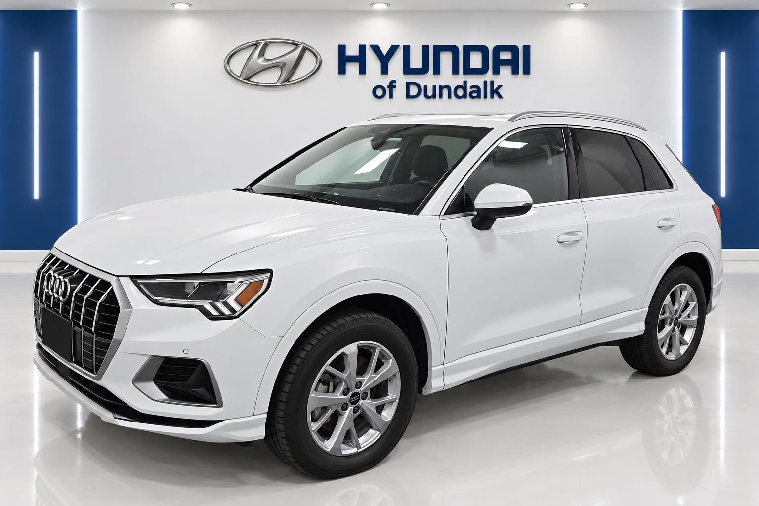 Used 2024 Audi Q3 2.0T Premium AWD/4WD image 1
