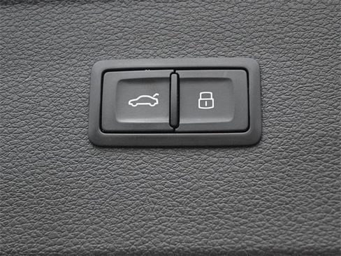 Used 2022 Audi Q5 2.0T Premium Plus image 32