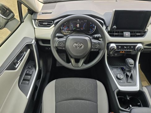 Certified 2025 Toyota RAV4 XLE AWD/4WD image 22