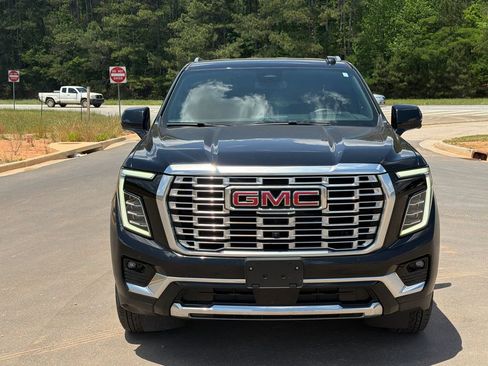 Used 2025 GMC Yukon Denali AWD/4WD image 2