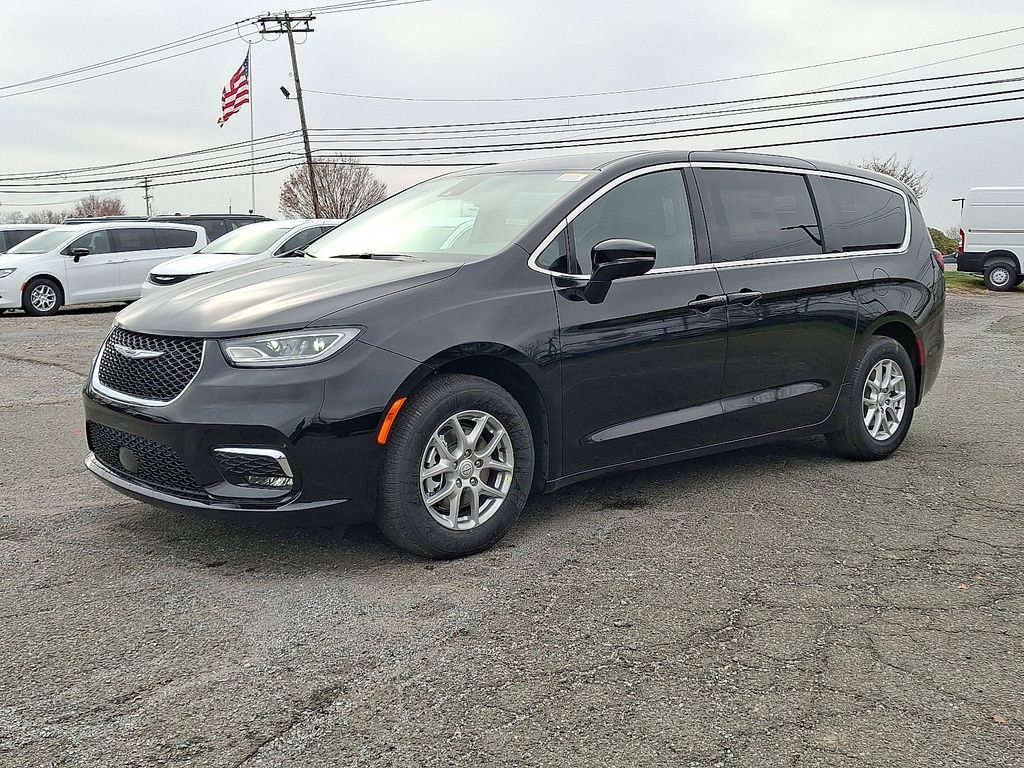 New 2026 Chrysler Pacifica Select FWD image 31