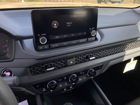 Used 2025 Honda Accord SE image 14