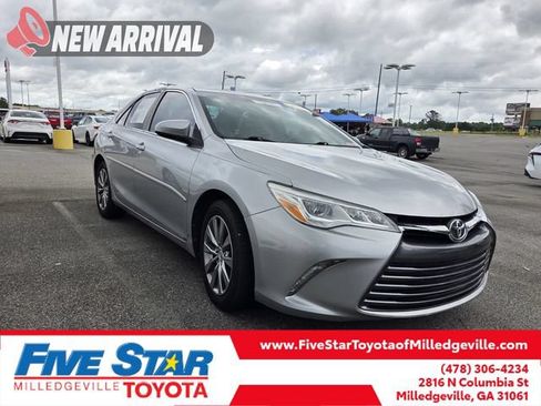 Used 2015 Toyota Camry XLE FWD image 1