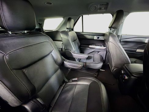 Used 2022 Ford Explorer Limited w/ Equipment Group 301A image 31