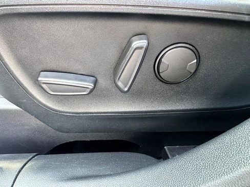 Used 2020 Ford Escape SE image 10