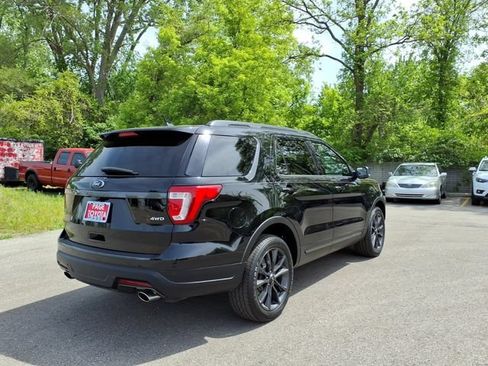 Used 2018 Ford Explorer XLT w/ Equipment Group 202A AWD/4WD image 7