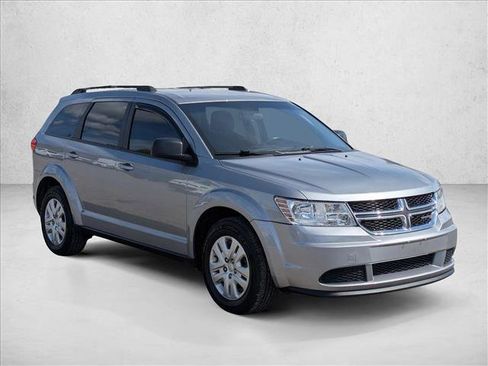 Used 2018 Dodge Journey SE w/ Connectivity Group AWD/4WD image 3