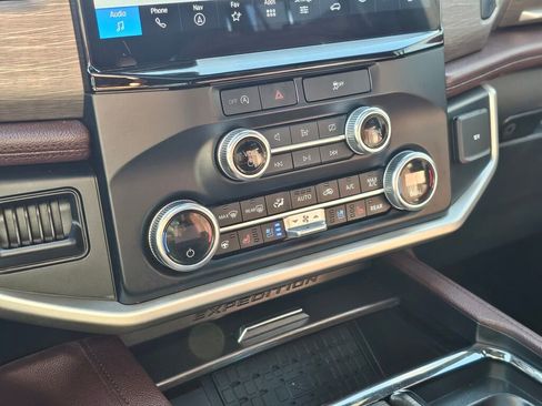 Certified 2024 Ford Expedition Limited AWD/4WD image 28
