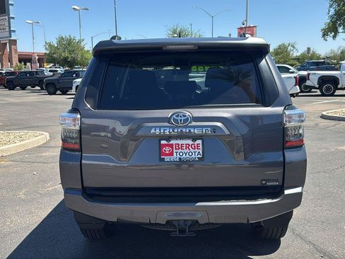 Used 2022 Toyota 4Runner SR5 AWD/4WD image 7