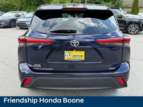 Used 2023 Toyota Highlander L AWD/4WD image 6