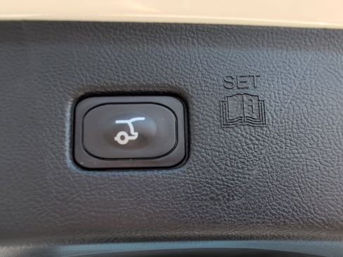 Used 2023 Ford Edge SEL w/ Convenience Package image 33