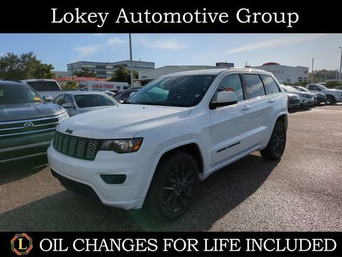 Used 2021 Jeep Grand Cherokee Laredo X RWD image 1