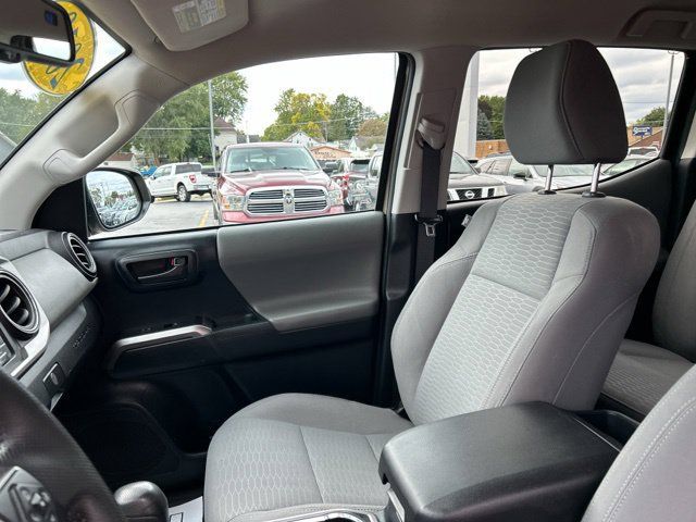 Used 2019 Toyota Tacoma SR5 AWD/4WD image 27